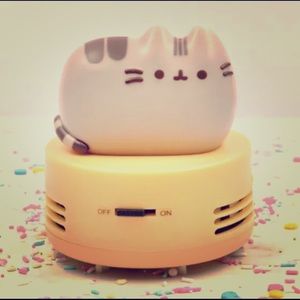 BNWT Pusheen Mini Vacuum